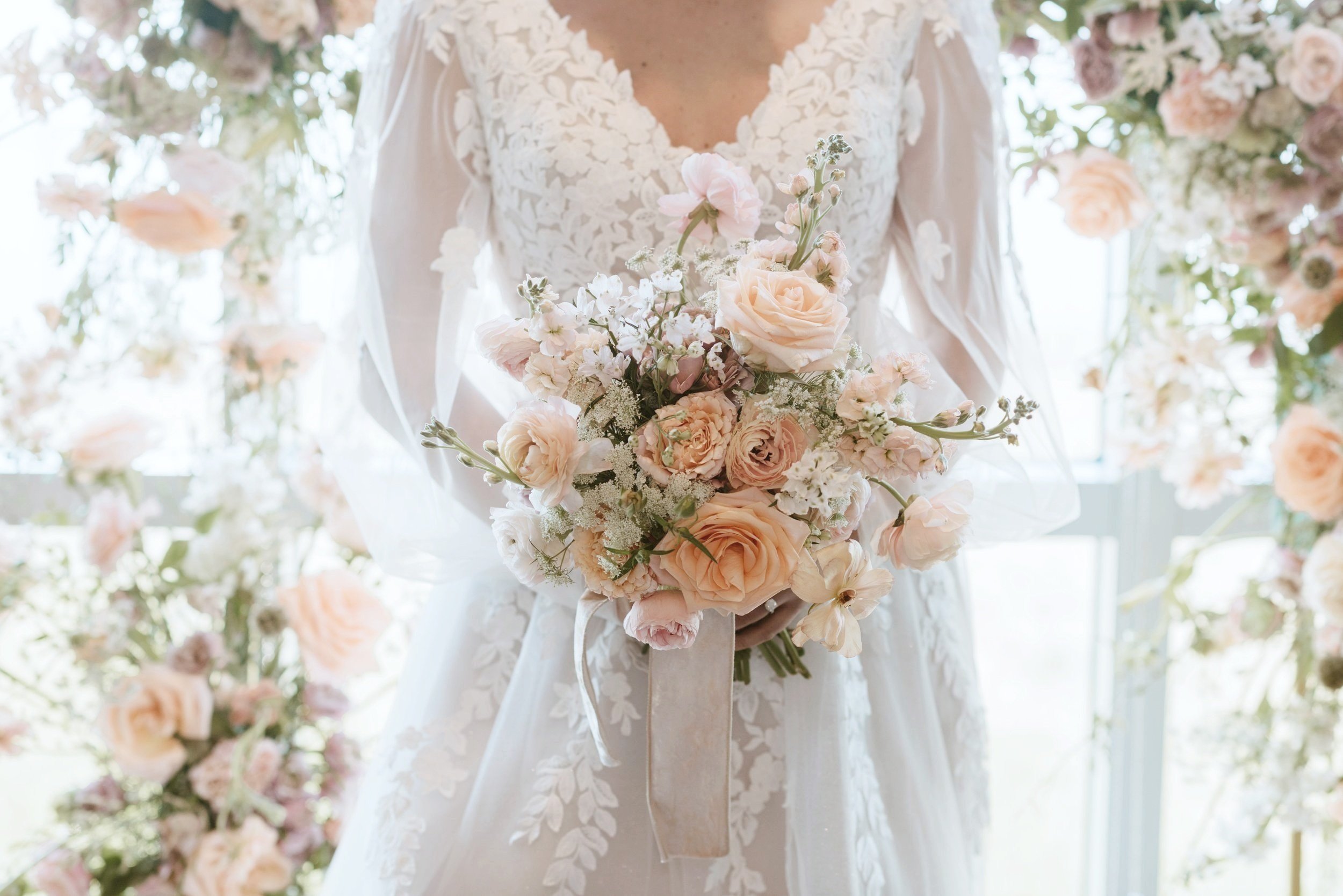 Feature floral composition